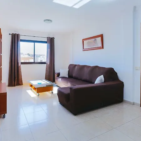 Amplia Apartamento Con 3 Dormitorio, Ascensor Y Garaje Lägenhet