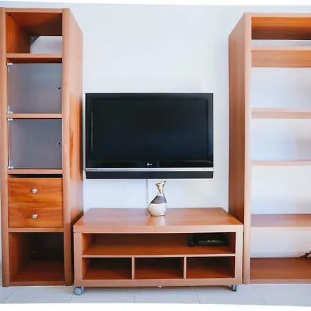 Amplia Apartamento Con 3 Dormitorio, Ascensor Y Garaje