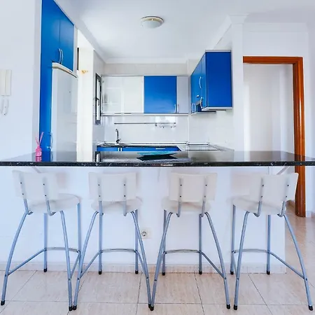 Lägenhet Amplia Apartamento Con 3 Dormitorio, Ascensor Y Garaje *