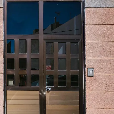 Lägenhet Amplia Apartamento Con 3 Dormitorio, Ascensor Y Garaje *