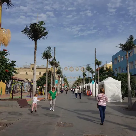 Lägenhet Amplia Apartamento Con 3 Dormitorio, Ascensor Y Garaje Vecindario (Gran Canaria)