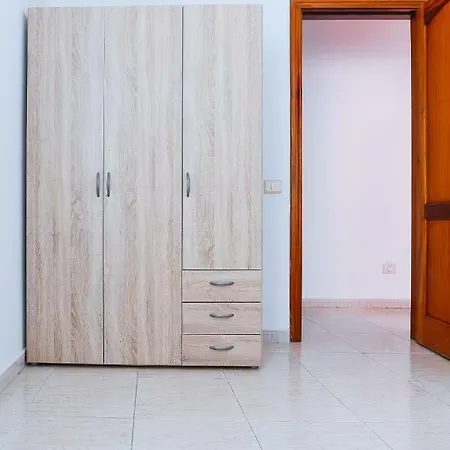 Amplia Apartamento Con 3 Dormitorio, Ascensor Y Garaje Vecindario (Gran Canaria)
