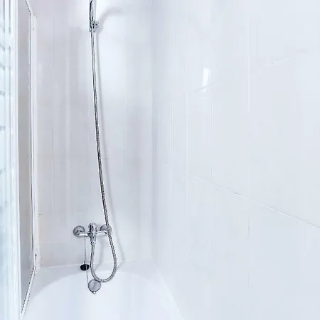 Lägenhet Amplia Apartamento Con 3 Dormitorio, Ascensor Y Garaje