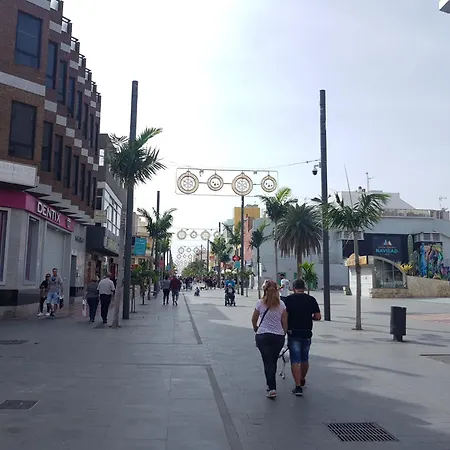 Amplia Apartamento Con 3 Dormitorio, Ascensor Y Garaje * Vecindario (Gran Canaria)