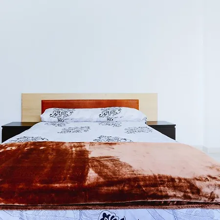 Amplia Apartamento Con 3 Dormitorio, Ascensor Y Garaje Vecindario (Gran Canaria)