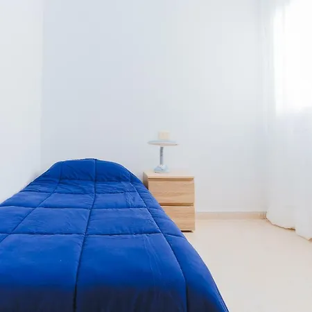 Amplia Apartamento Con 3 Dormitorio, Ascensor Y Garaje Vecindario (Gran Canaria)