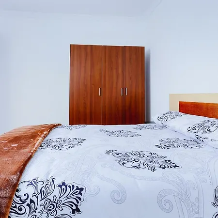 Amplia Apartamento Con 3 Dormitorio, Ascensor Y Garaje Vecindario (Gran Canaria)